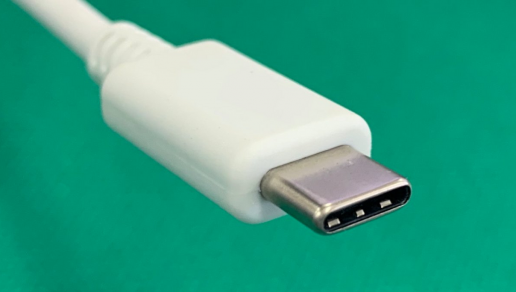 L'USB: le chargeur universel
